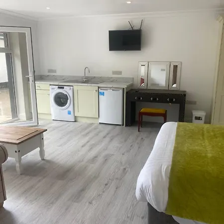 St Columbs House 5* בונקראנה