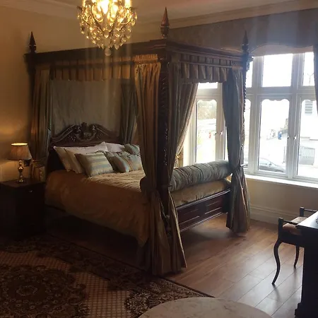 St Columbs House Bed & Breakfast Buncrana