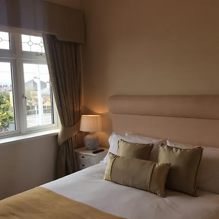 Oda ve Kahvaltı St Columbs House Buncrana